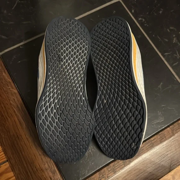 New Balance Fresh Foam skip on sneakers - Picture 5 of 7